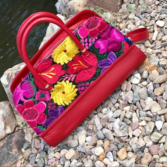 Genuine Leather bag with Floral embroidery - Picture 3 of 6